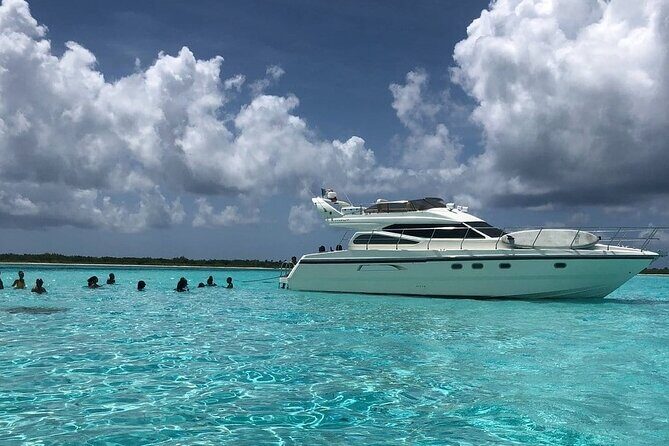 2 Hour Sunset - 47' Azimut, Tulum, Playa del Carmen, Riviera Maya - Entering the yacht world: Puerto Aventuras pickup that’s easy to find