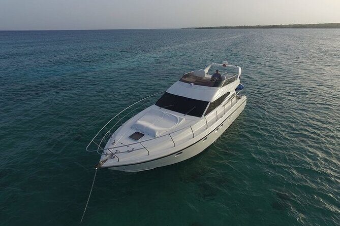 2 Hour Sunset - 47' Azimut, Tulum, Playa del Carmen, Riviera Maya - What you eat and drink: included lunch that actually fills you up