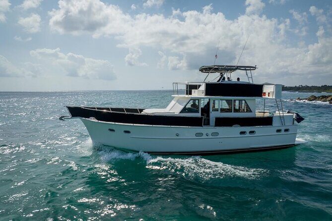 3 Hours - 53' Hatteras - Tulum, Playa Del Carmen, Riviera Maya - The 58-Foot Hatteras: Deck Space and Sound That Sets the Tone