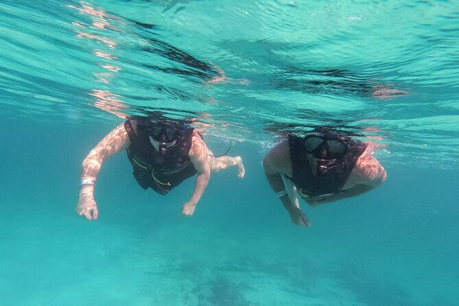 3 in 1 Private Tour Tulum Cenote and Snorkeling in the reef - Tulum ruins: the sea-view stop with built-in breathing room