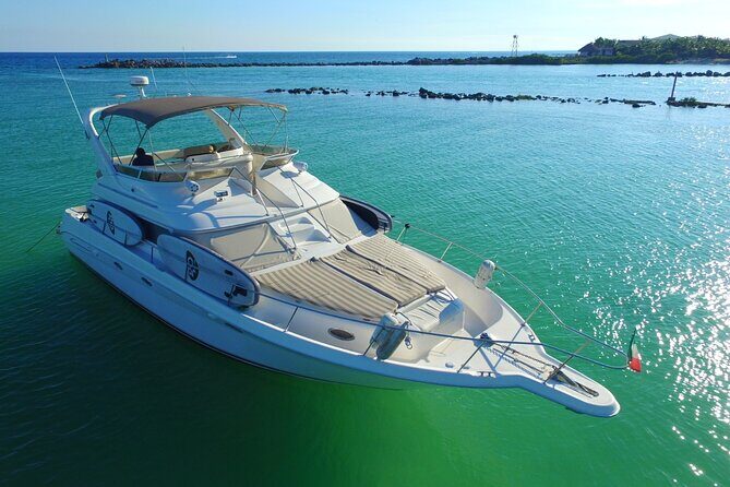 4 Hour - 51' Sea Ray, Tulum, Playa del Carmen, Riviera Maya - Lunch, unlimited standard drinks, and the Bluetooth music factor