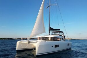 4 Hour Catamaran Experience in a Private 42' Lagoon - What You Get Aboard: Open Bar, Snacks, Towels, and Actually Useful Gear
