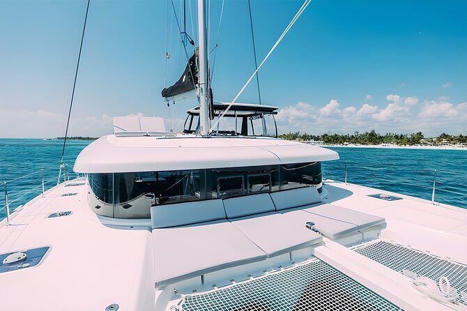 4 Hour Catamaran Experience in a Private 42' Lagoon - Crew Matters: The Difference Between a Ride and a Real Charter
