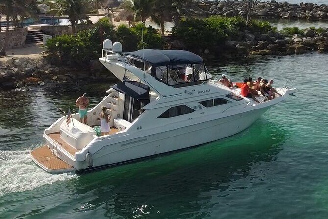 4 hours snorkel & beach tour - Private Yacht 47 ft - Route two: south-coast cove with calm shallows and a sandbar