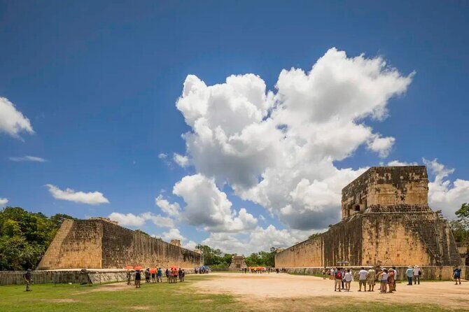 (4x1)Chichén Itzá, Cenote Saamal, Kaua e Valladolid da Playa Del Carmen e Tulum - Valladolid: Church of San Servacio, Francisco Canton Square, and Real Time for Souvenirs