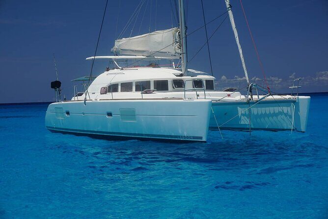 5H Private 40'Catamaran All-Inclusive in Tulum & Playa del Carmen - Troll fishing gear and grilled fish: the extra option that adds a story