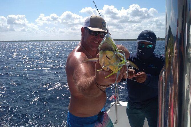 5H Private Lux 40' Yacht All Inclusive - Tulum & Playa del Carmen - Stop 2: more water time with snorkeling gear included
