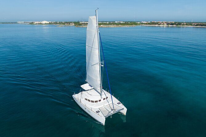 8H 38' Catamaran All-Incl. to Cozumel in Tulum & Playa del Carmen - Where You Meet: Puerto Aventuras (Easy Start From Tulum and Playa del Carmen)