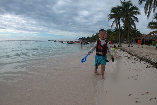 Akumal Turtles Snorkeling and GoPro pictures - Bathrooms, Showers, Lockers, And The Convenience Factor