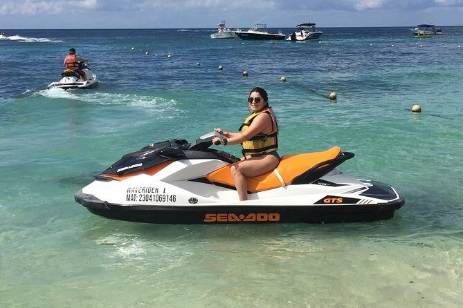 Best Jet Ski Cozumel + Locker - Back on shore: locker rooms, pool time, and rinse-off comfort