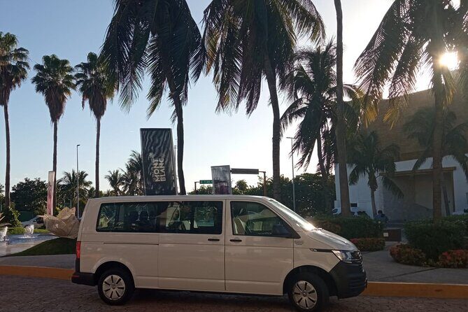 Cancun Airport to Playa del Carmen Roundtrip Private Transfer - Flight Delays and Airport Chaos: How the System Holds Up