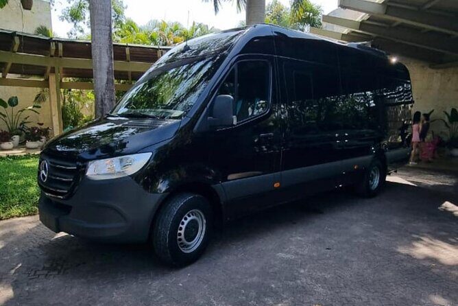 Cancun, Riviera Maya and Tulum Airport Transfers - Cancun Airport pickup: quick, organized, and luggage-friendly