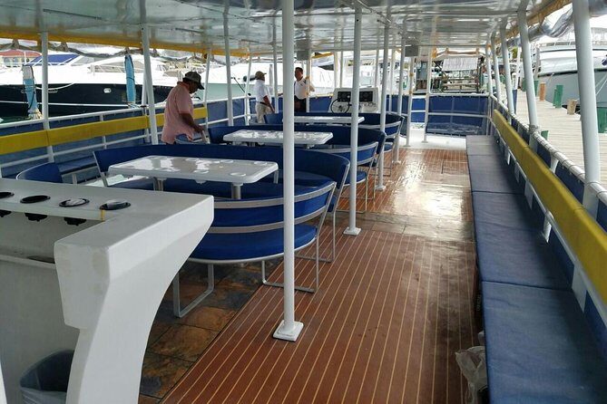 Catamaran Isla Mujeres Unlimited Departing from Playa del Carmen - Stop 2: Playa Norte swim hour, plus the big snorkeling condition