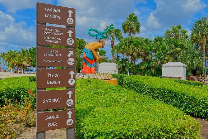 Chankanab Park Admission +Open bar +Lunch included +Snorkeling - The beach-and-park setup: lockers, lounges, and the Sea Lion vibe
