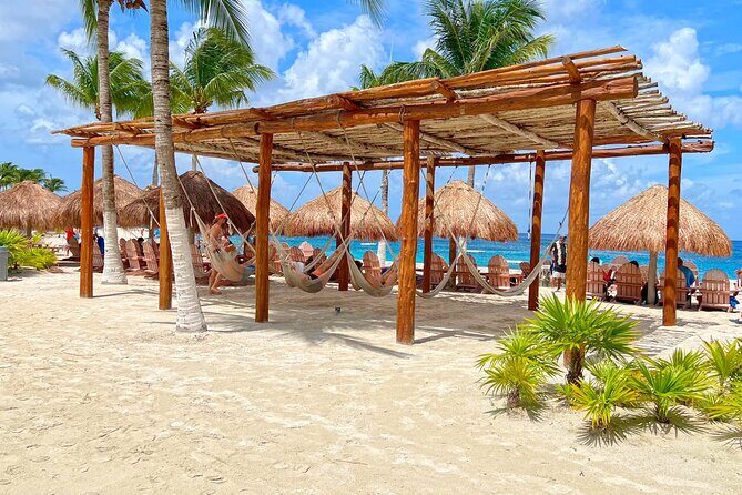 Chankanab Park Admission +Open bar +Lunch included +Snorkeling - Lunch at Chankanaab: easy included fuel, not a food festival