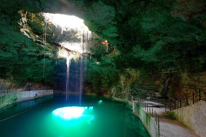 Chichen Itza, Cenote Hubiku and Ek Balam Reduced Group - Why This Chichén Itzá–Cenote–Ek Balam Combo Works
