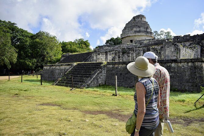 Chichen-itza & Cenote Private Tour - Lunch at the Hacienda: buffet comfort after the ruins