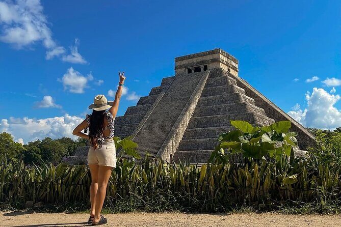 Chichen Itza + Cenote Suytun and Ikkil + Buffet and more! - Getting to Chichén Itzá: guided start, then time to roam