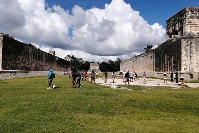 Chichen Itza Deluxe, 2 Cenotes tour From Playa del Carmen - Lunch and drinks: included, but quality varies