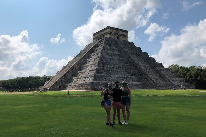 Chichen Itza Max - Entering Chichen Itza like it’s your own morning