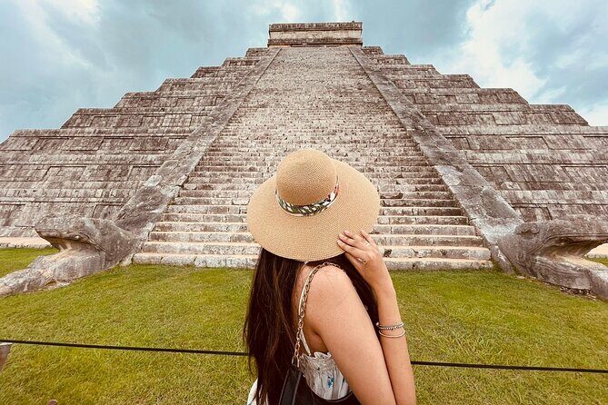 Chichen Itza Private Tour VIP - Valladolid lunch: real local food in the main square