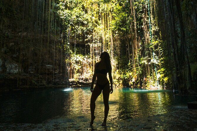 Chichen Itza, Yucatecan Buffet, Cenote Saamal and Valladolid - Group size and guide style: what it feels like in real life