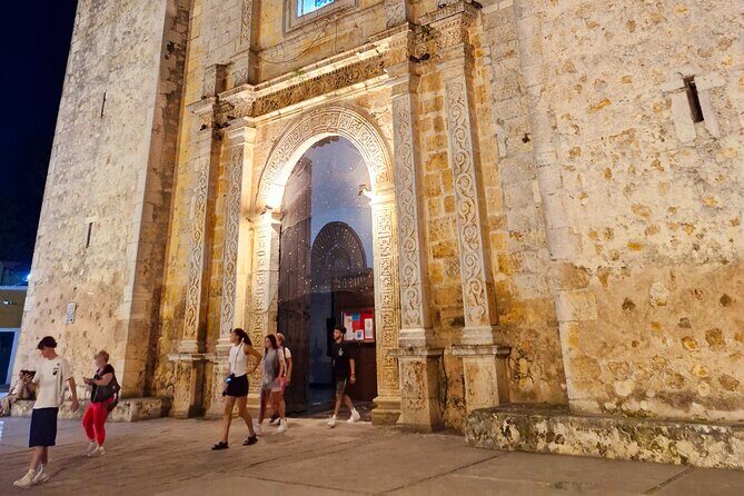 Chichenitza private tour and cenotes - Language options and getting the most out of your guide