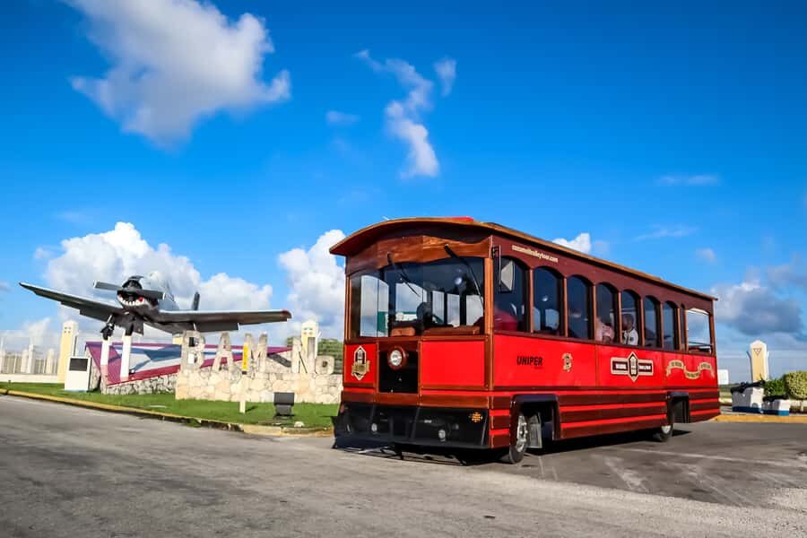 Cozumel: City Trolley Tour - The ride and the photo stops: how to get the best shots without rushing