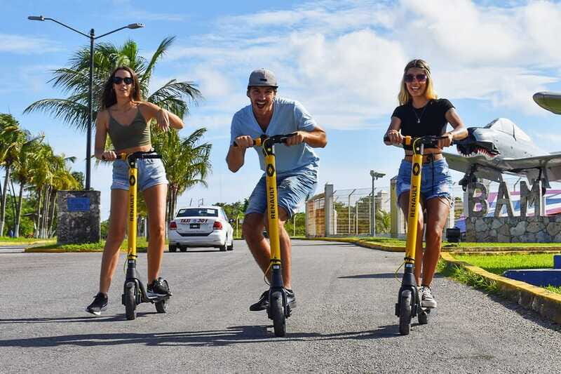 Cozumel: Clear Boat and Electric Scooter Ride - Pickup points, guide presence, and the small-group advantage