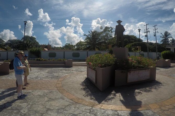 Cozumel History Walking Tour - Waterfront and Downtown Monuments That Tell a Story