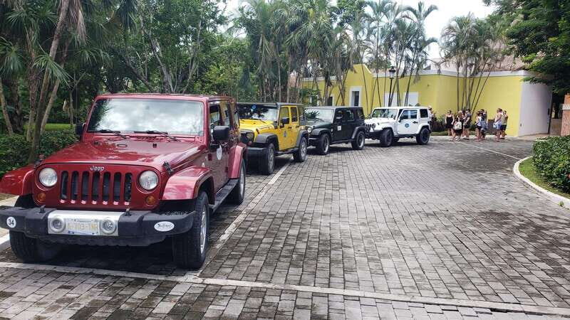 Cozumel Private Jeep Tour with Lunch and Snorkeling - What to bring and how to keep the day comfortable