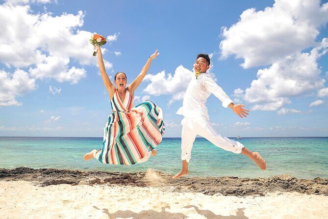 Deluxe Photography Session - Where You’ll Meet: Roots Beach Club in Cozumel