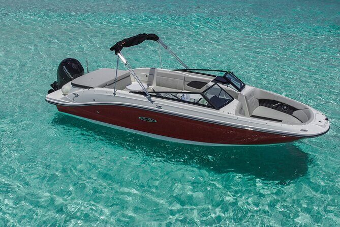Deluxe Private Boats - 24 ft Sea Ray - Entering Marina Fonatur and meeting your crew