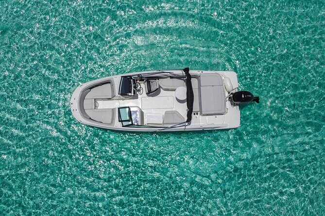 Deluxe Private Boats - 24 ft Sea Ray - Food and open bar: the practical side of relaxing