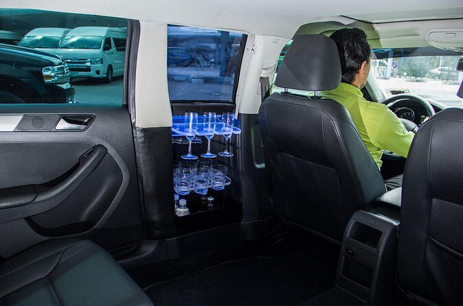 Departure by Luxury Sedan From Playa del Carmen to Cancun Airport - Airport arrival timing: your real math for 2.5 hours