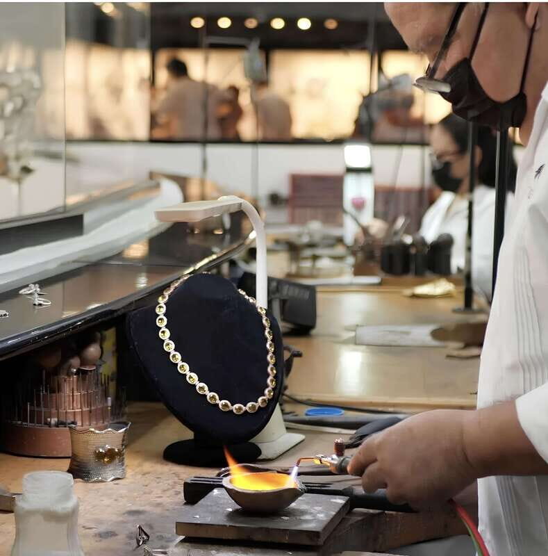 Discover the essence of playa del carmen: tequilera, jewelry and 5th avenue. - Transportation and Timing: What 7 Hours Really Means