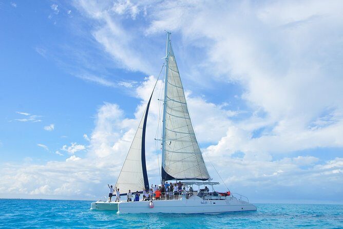 Exclusive Sailing Isla Mujeres. Top tour! - What you get for $158: inclusive lunch, gear, and drinks