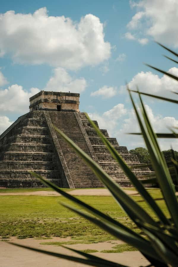 From Playa del Carmen: Tour to Chichén Itzá, Valladolid with Cenote and buffet - Lunch in a local Mayan community: buffet comfort plus tequila tasting
