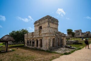 Full Day Tulum Ruins Tour Cenote and Swimming with Sea Turtles - Stop 1: Tulum Ruins Overlooking the Caribbean