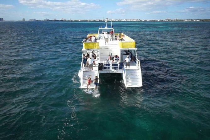 Isla Mujeres Unlimited! Fun & Party with transportation - Beach club stop: lunch buffet, views, and where the day relaxes