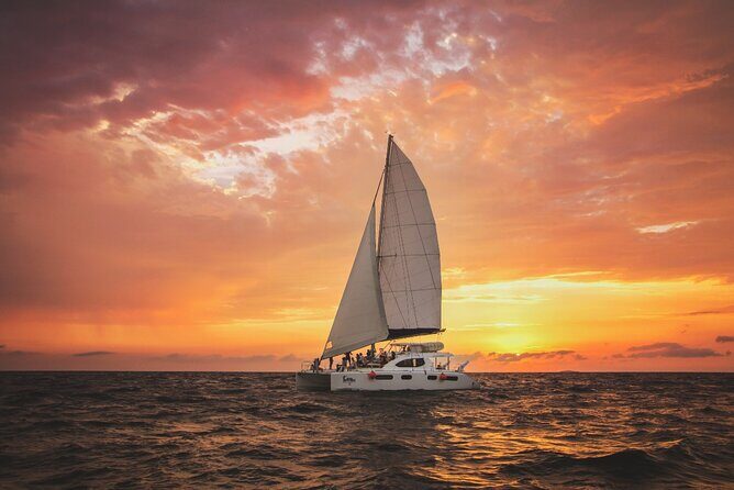 Luxury Sunset Cruise from Riviera Maya - The catamaran experience: comfortable sailing and included treats