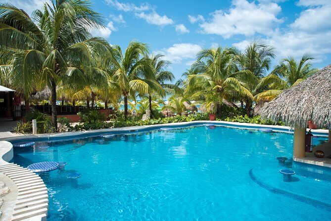 Mr. Sanchos Beach Club All-Inclusive Day Pass - Service Reality Check: Fast When It’s Calm, Slower When It’s Busy