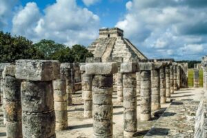 Playa del Carmen: Chichen Itza Early Tour with Expert Guide - Chichén Itzá at sunrise: what you gain before the crowds and heat