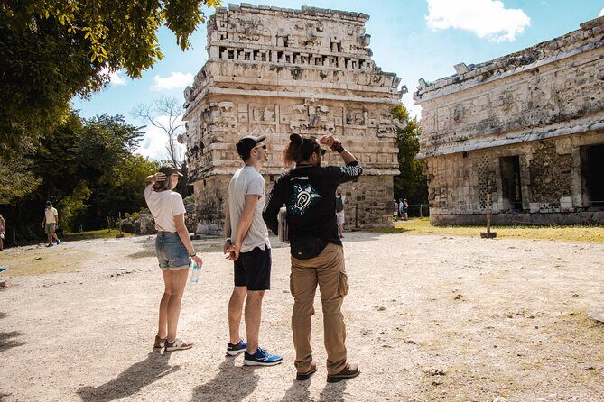 Private Chichen Itza Early Morning Archaeological Tour - Stop 1: El Castillo and the story behind the iconic pyramid