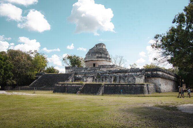 Private Chichen Itza Early Morning Archaeological Tour - Stop 4: El Caracol, the observatory the Maya used for the sky