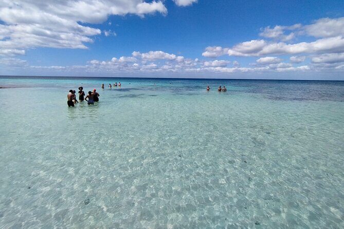 Private Cozumel Island Tour – Perfect Cruise Shore Excursion - Stop 2: Playa San Martin and a lunch that’s built into the beach