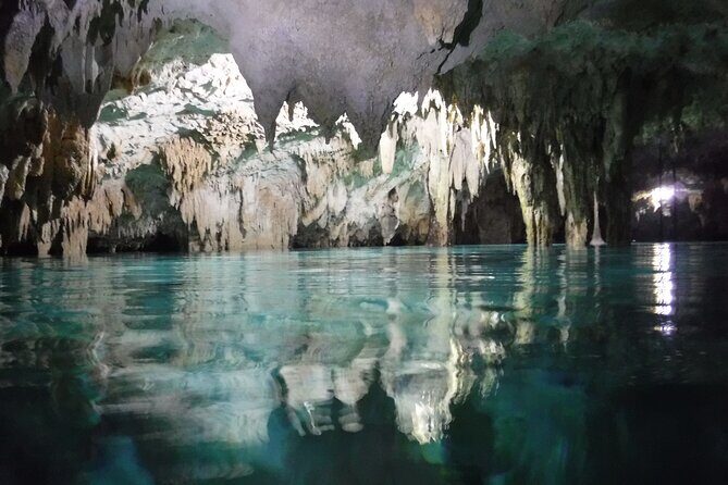 Private Dream Underground World (Off the beaten path Cenote cavernous exploring) - The guide experience: what “private” looks like underwater