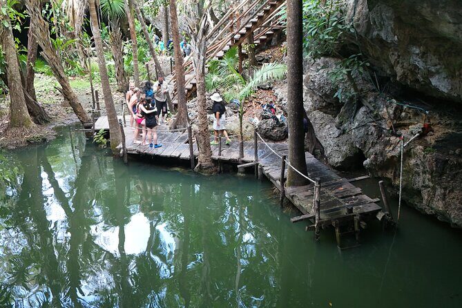 Private Jeep Cenotes Expedition in Cozumel – Swim & Mayan Park - Guides in the Spotlight: What Good Cozumel Coaching Looks Like