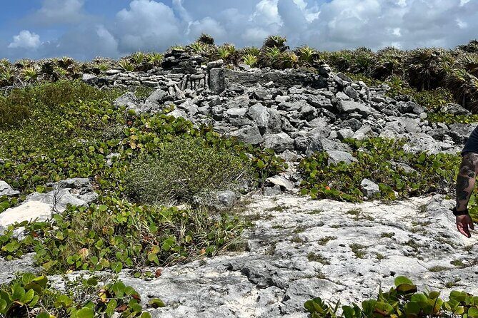 Private Mayan Ruins Tour with Cenote/caves and Mexican Picnic - El Mirador: sea views and a low-pressure shopping moment