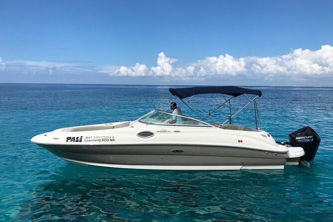 Private snorkeling with 23ft Sea Ray in San Miguel de Cozumel - El Cielo for the finish: food onboard and crystal-clear water time